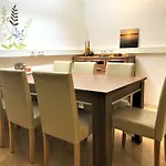 Bis 8 Personen Lägenhet *